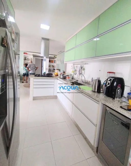 Apartamento com 3 quartos à venda, 145m2 em Guaruja - SP - imagem 8 Foto 8 de Apartamento com 3 quartos à venda, 145m2 em Guaruja - SP