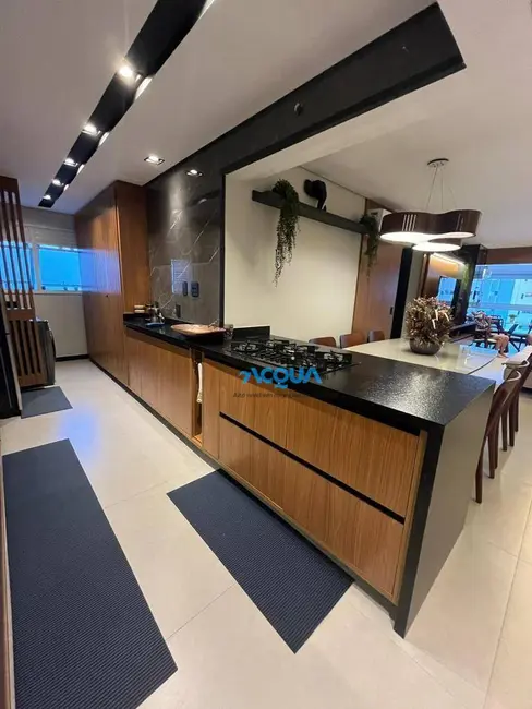Foto 7 de Apartamento com 2 quartos à venda, 90m2 em Jardim Astúrias, Guaruja - SP