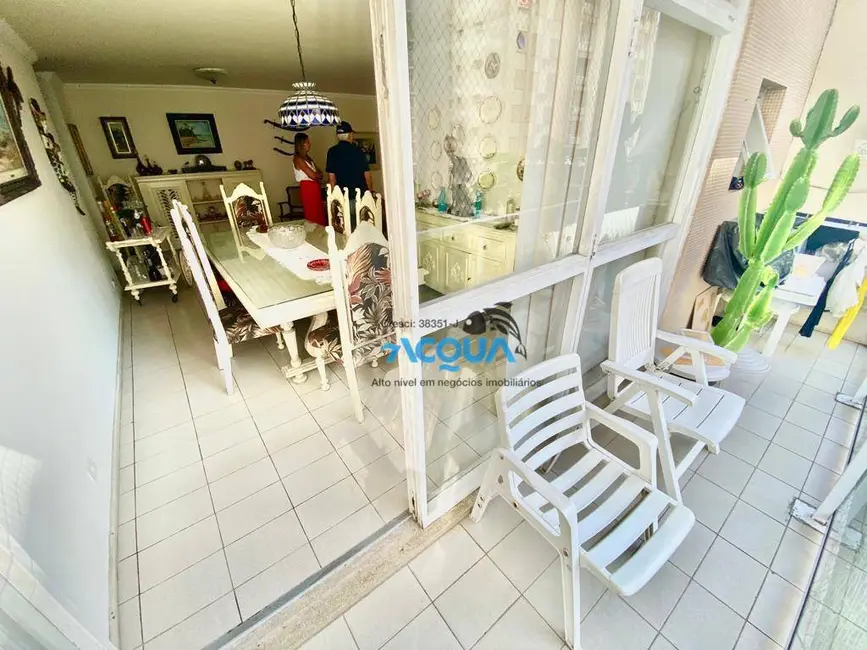 Apartamento com 3 quartos à venda, 180m2 em Barra Funda, Guaruja - SP - imagem 3 Foto 3 de Apartamento com 3 quartos à venda, 180m2 em Barra Funda, Guaruja - SP