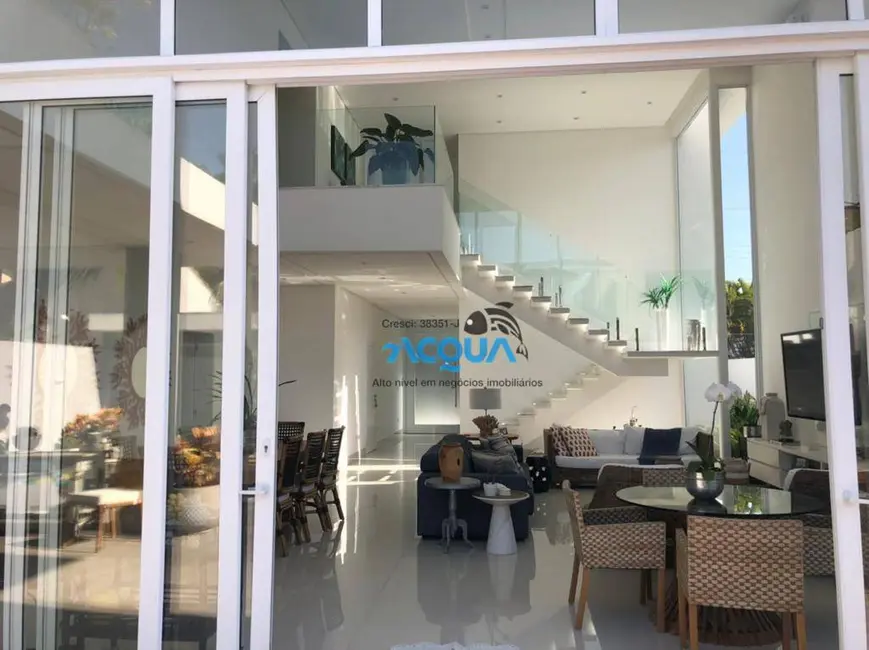 Casa de Condomínio com 5 quartos à venda, 518m2 em Jardim Acapulco, Guaruja - SP - imagem 3 Foto 3 de Casa de Condomínio com 5 quartos à venda, 518m2 em Jardim Acapulco, Guaruja - SP