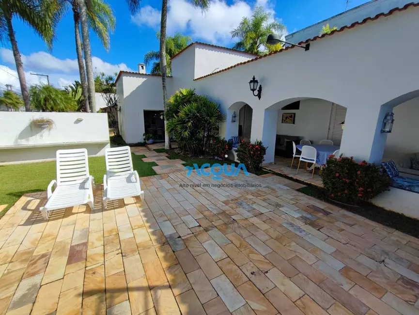 Casa de Condomínio com 5 quartos à venda, 1000m2 em Jardim Acapulco, Guaruja - SP - imagem 3 Foto 3 de Casa de Condomínio com 5 quartos à venda, 1000m2 em Jardim Acapulco, Guaruja - SP