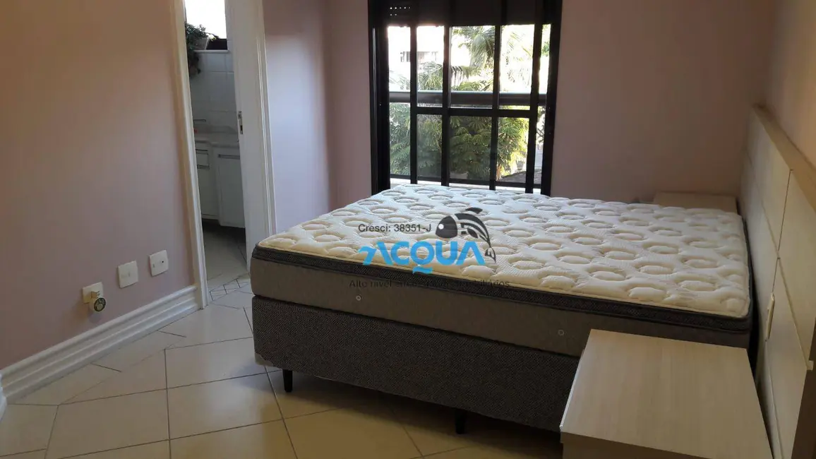 Foto 9 de Apartamento com 3 quartos à venda, 230m2 em Guaruja - SP