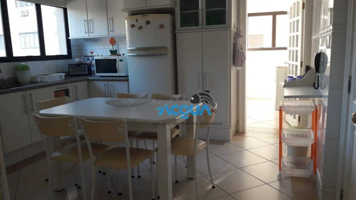 Foto 7 de Apartamento com 3 quartos à venda, 230m2 em Guaruja - SP