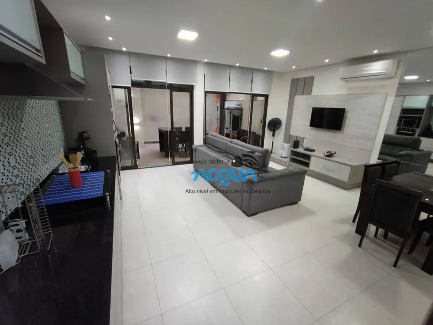 Apartamento com 3 quartos à venda, 125m2 em Jardim Três Marias, Guaruja - SP - imagem 3 Foto 3 de Apartamento com 3 quartos à venda, 125m2 em Jardim Três Marias, Guaruja - SP
