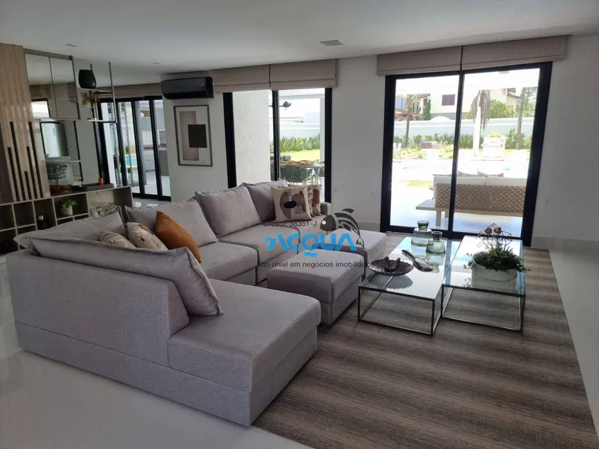 Casa de Condomínio com 7 quartos à venda, 1000m2 em Jardim Acapulco, Guaruja - SP - imagem 6 Foto 6 de Casa de Condomínio com 7 quartos à venda, 1000m2 em Jardim Acapulco, Guaruja - SP