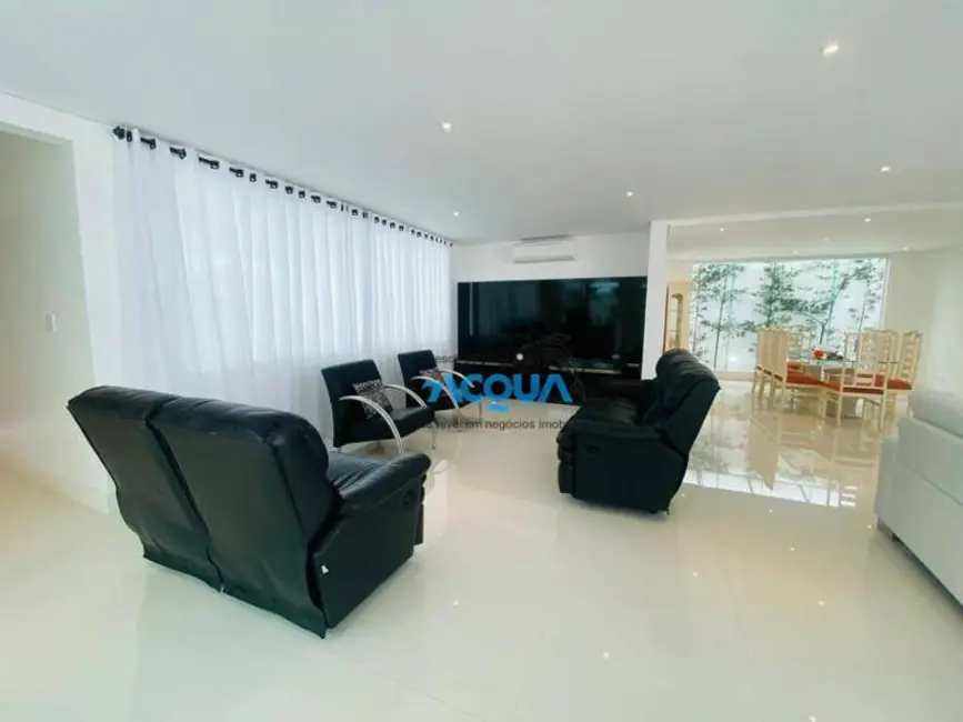 Casa de Condomínio com 7 quartos à venda, 500m2 em Acapulco, Guaruja - SP - imagem 3 Foto 3 de Casa de Condomínio com 7 quartos à venda, 500m2 em Acapulco, Guaruja - SP