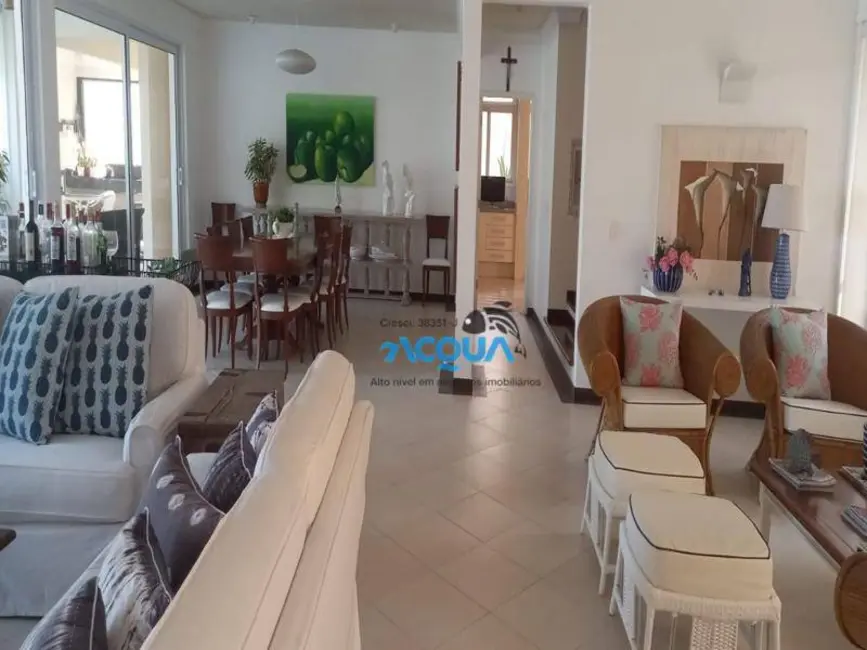 Casa de Condomínio com 9 quartos à venda, 936m2 em Balneário Praia do Pernambuco, Guaruja - SP - imagem 5 Foto 5 de Casa de Condomínio com 9 quartos à venda, 936m2 em Balneário Praia do Pernambuco, Guaruja - SP