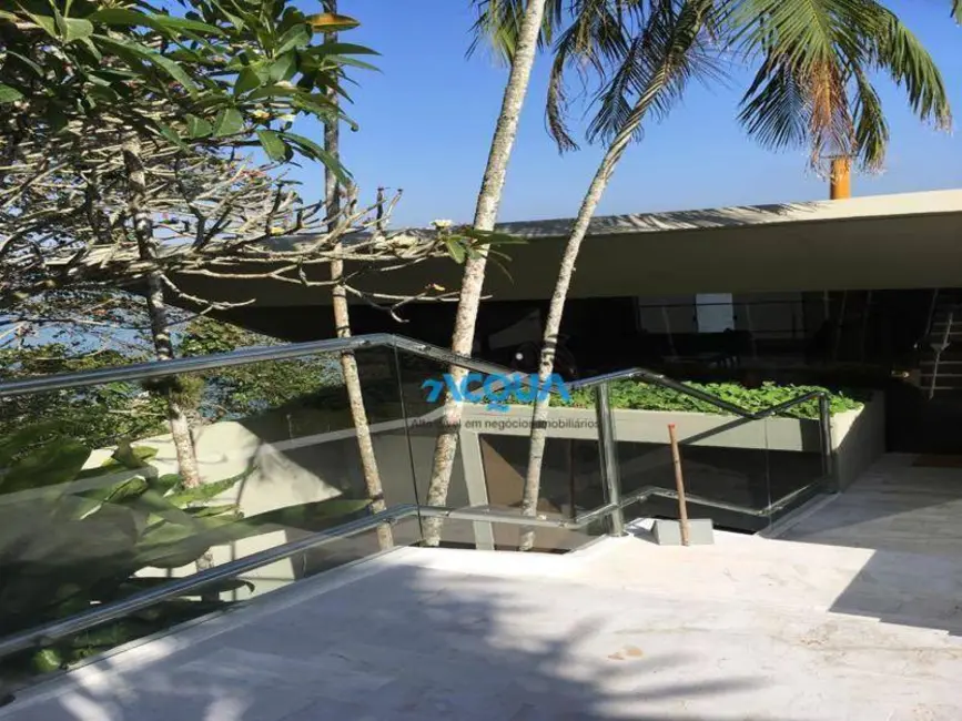 Casa de Condomínio com 5 quartos à venda, 1200m2 em Guaruja - SP - imagem 3 Foto 3 de Casa de Condomínio com 5 quartos à venda, 1200m2 em Guaruja - SP