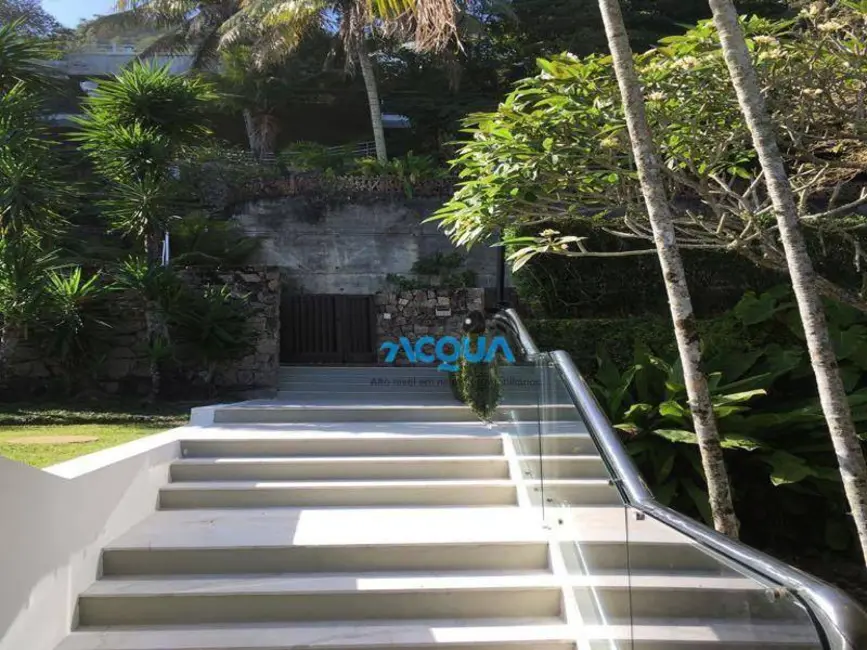 Casa de Condomínio com 5 quartos à venda, 1200m2 em Guaruja - SP - imagem 4 Foto 4 de Casa de Condomínio com 5 quartos à venda, 1200m2 em Guaruja - SP