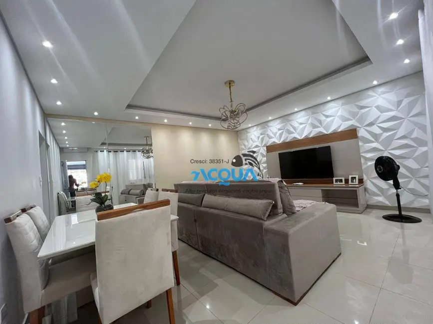 Casa de Condomínio com 3 quartos à venda, 210m2 em Guaruja - SP - imagem 2 Foto 2 de Casa de Condomínio com 3 quartos à venda, 210m2 em Guaruja - SP