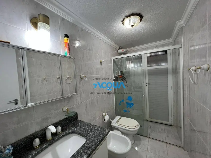 Apartamento com 3 quartos à venda, 110m2 em Jardim Astúrias, Guaruja - SP - imagem 9 Foto 9 de Apartamento com 3 quartos à venda, 110m2 em Jardim Astúrias, Guaruja - SP