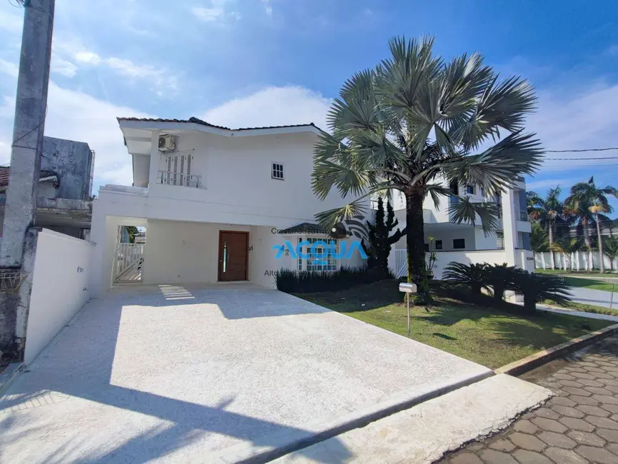 Casa de Condomínio com 4 quartos à venda, 525m2 em Jardim Acapulco, Guaruja - SP - imagem 3 Foto 3 de Casa de Condomínio com 4 quartos à venda, 525m2 em Jardim Acapulco, Guaruja - SP