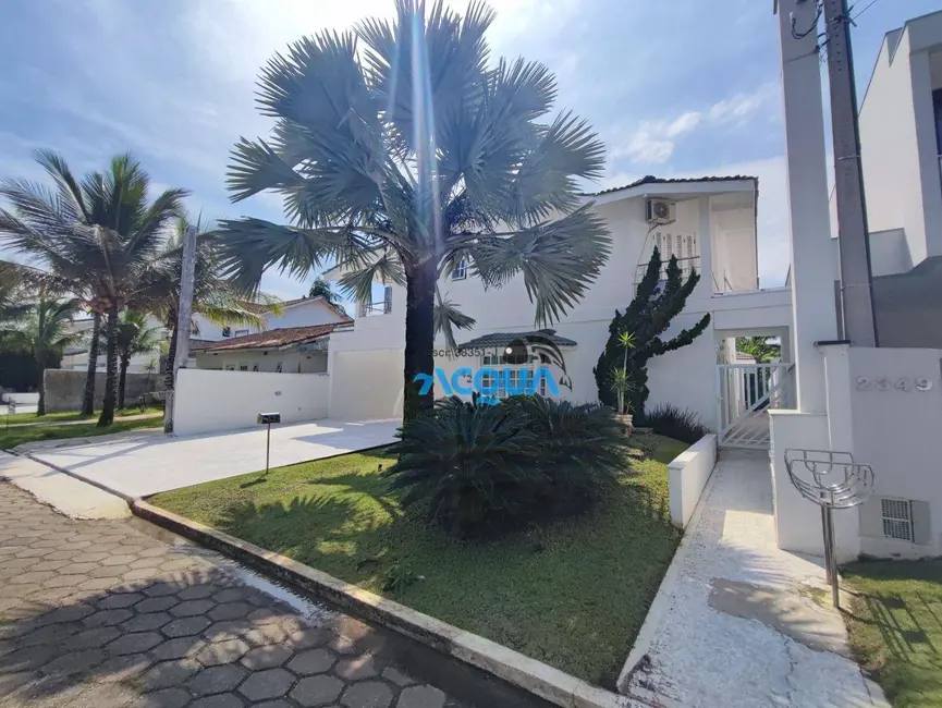 Casa de Condomínio com 4 quartos à venda, 525m2 em Jardim Acapulco, Guaruja - SP - imagem 2 Foto 2 de Casa de Condomínio com 4 quartos à venda, 525m2 em Jardim Acapulco, Guaruja - SP