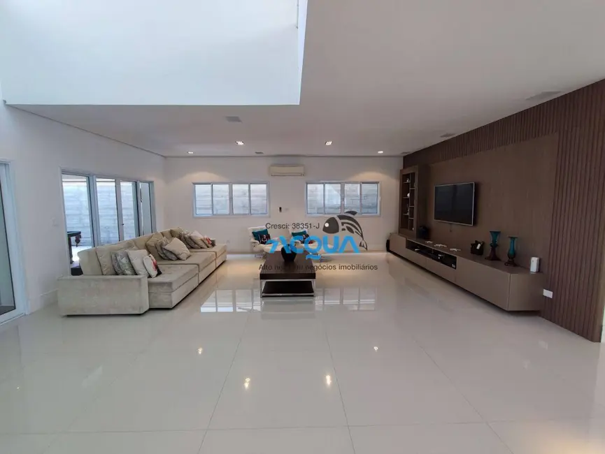 Casa de Condomínio com 6 quartos à venda, 1000m2 em Jardim Acapulco, Guaruja - SP - imagem 3 Foto 3 de Casa de Condomínio com 6 quartos à venda, 1000m2 em Jardim Acapulco, Guaruja - SP