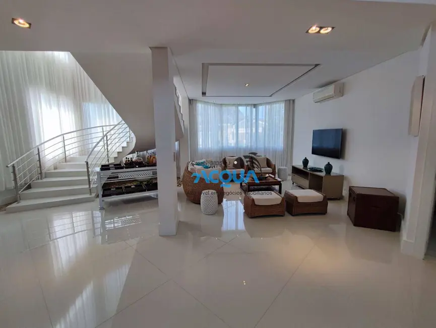 Casa de Condomínio com 6 quartos à venda, 1000m2 em Jardim Acapulco, Guaruja - SP - imagem 5 Foto 5 de Casa de Condomínio com 6 quartos à venda, 1000m2 em Jardim Acapulco, Guaruja - SP