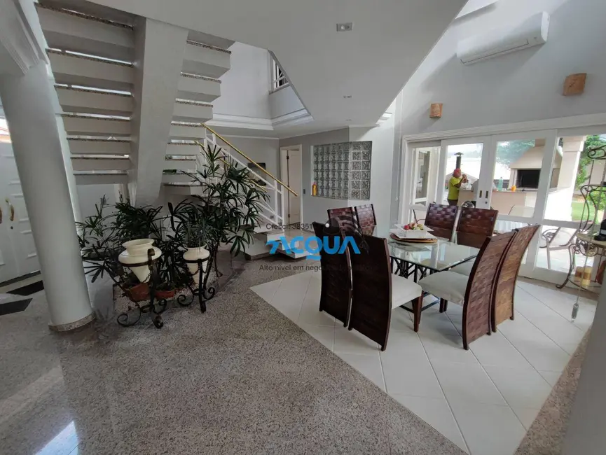 Casa de Condomínio com 5 quartos à venda, 2100m2 em Jardim Acapulco, Guaruja - SP - imagem 4 Foto 4 de Casa de Condomínio com 5 quartos à venda, 2100m2 em Jardim Acapulco, Guaruja - SP