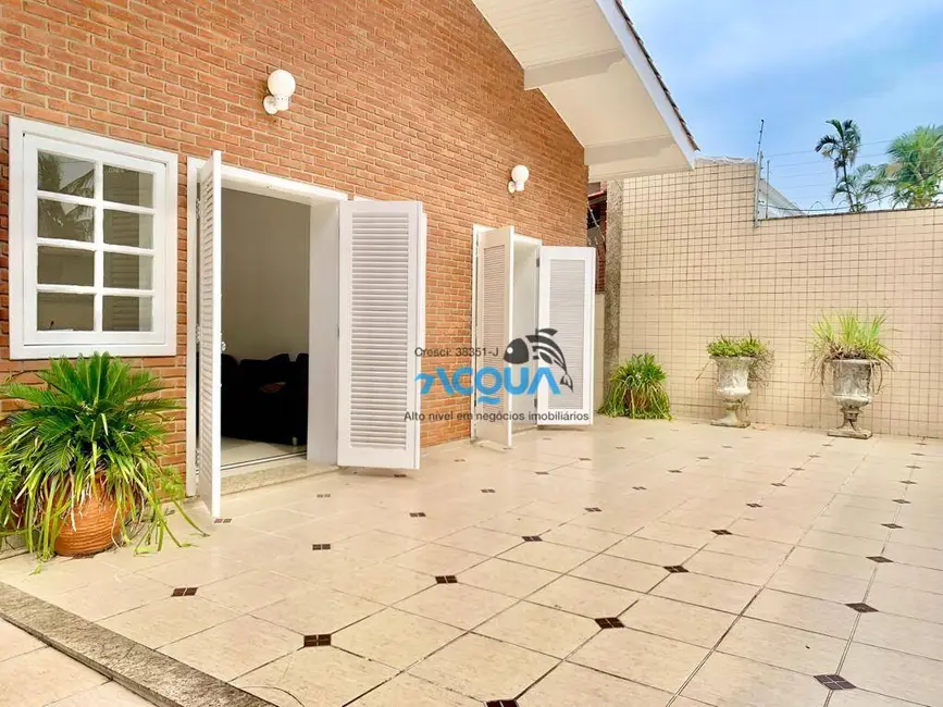 Foto 2 de Casa de Condomínio com 4 quartos à venda em Guaruja - SP