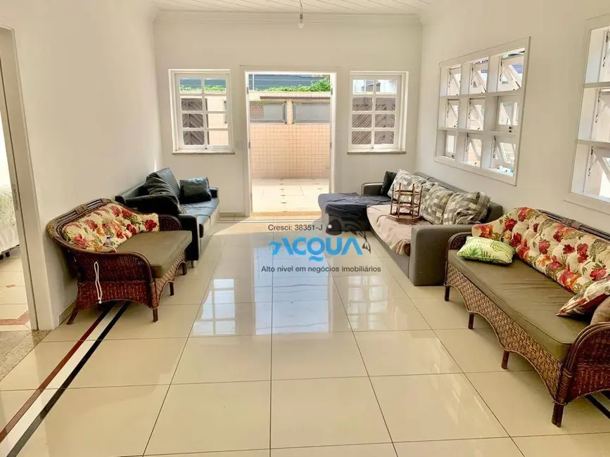 Foto 1 de Casa de Condomínio com 4 quartos à venda em Guaruja - SP