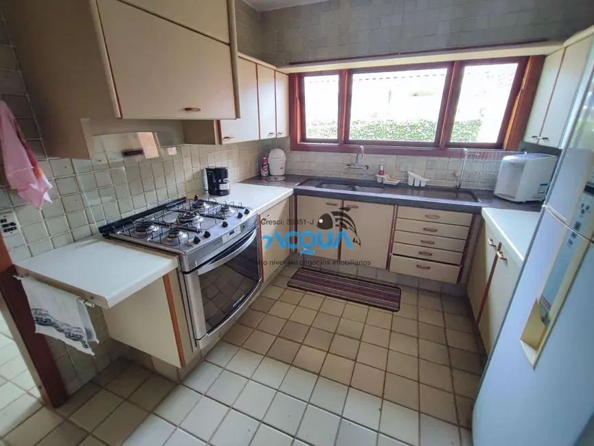 Casa de Condomínio com 4 quartos à venda, 1000m2 em Jardim Acapulco, Guaruja - SP - imagem 4 Foto 4 de Casa de Condomínio com 4 quartos à venda, 1000m2 em Jardim Acapulco, Guaruja - SP