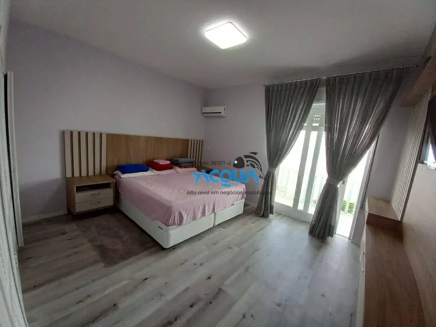 Foto 6 de Apartamento com 6 quartos à venda, 200m2 em Guaruja - SP