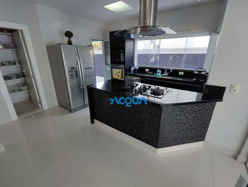 Casa de Condomínio com 5 quartos à venda, 548m2 em Jardim Acapulco, Guaruja - SP - imagem 7 Foto 7 de Casa de Condomínio com 5 quartos à venda, 548m2 em Jardim Acapulco, Guaruja - SP