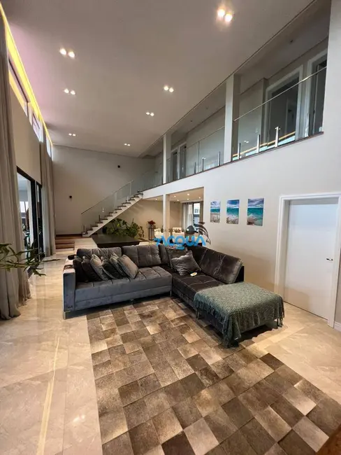 Casa de Condomínio com 5 quartos à venda, 523m2 em Jardim Acapulco, Guaruja - SP - imagem 3 Foto 3 de Casa de Condomínio com 5 quartos à venda, 523m2 em Jardim Acapulco, Guaruja - SP