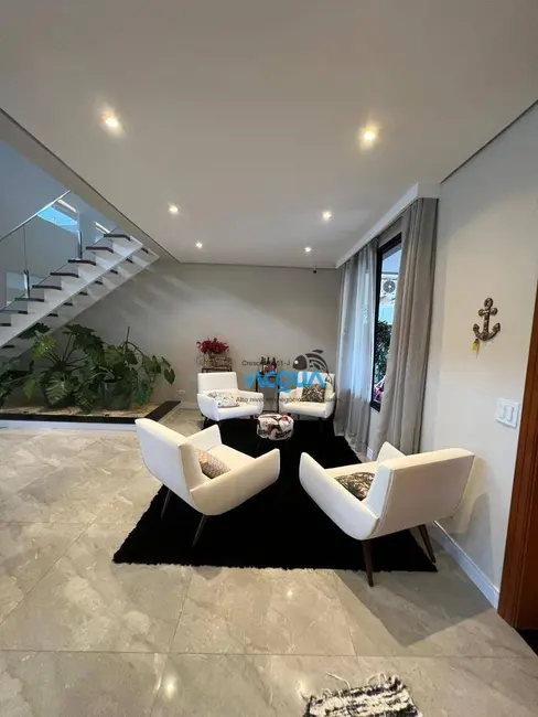 Casa de Condomínio com 5 quartos à venda, 523m2 em Jardim Acapulco, Guaruja - SP - imagem 6 Foto 6 de Casa de Condomínio com 5 quartos à venda, 523m2 em Jardim Acapulco, Guaruja - SP