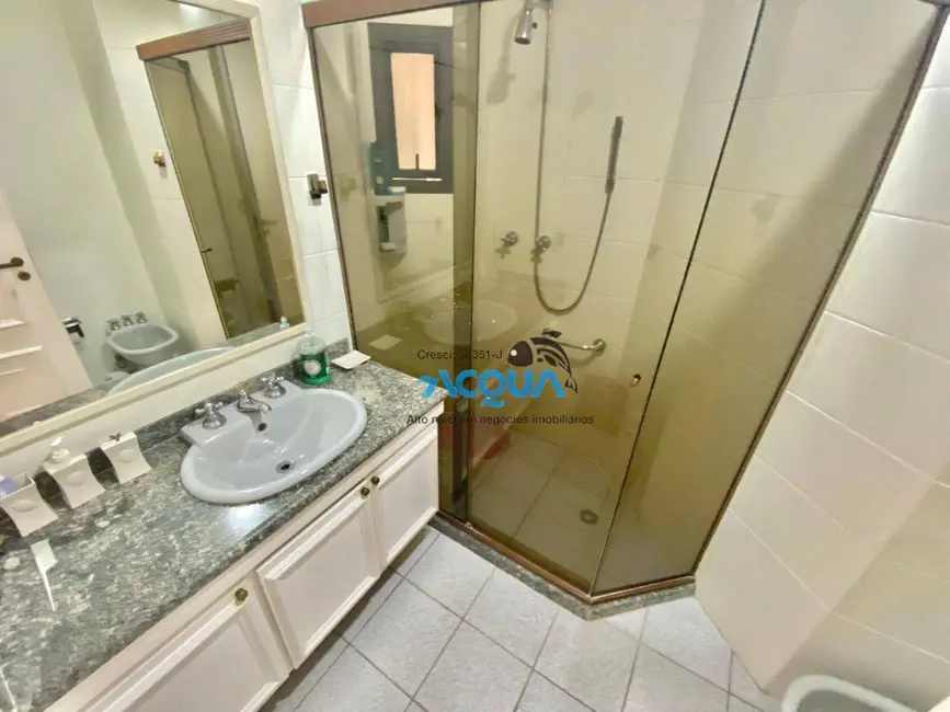 Foto 9 de Apartamento com 3 quartos à venda, 145m2 em Guaruja - SP