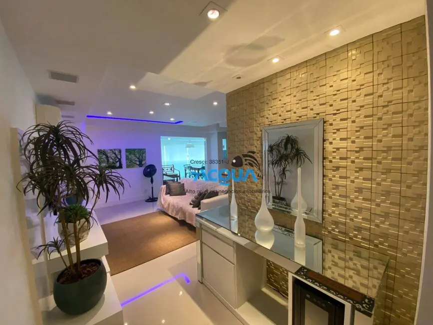 Foto 2 de Apartamento com 3 quartos à venda, 110m2 em Barra Funda, Guaruja - SP