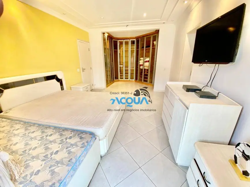 Apartamento com 4 quartos à venda, 270m2 em Barra Funda, Guaruja - SP - imagem 7 Foto 7 de Apartamento com 4 quartos à venda, 270m2 em Barra Funda, Guaruja - SP
