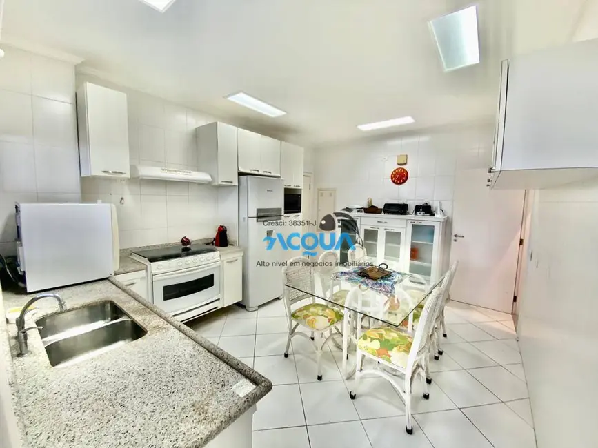 Apartamento com 4 quartos à venda, 270m2 em Barra Funda, Guaruja - SP - imagem 3 Foto 3 de Apartamento com 4 quartos à venda, 270m2 em Barra Funda, Guaruja - SP
