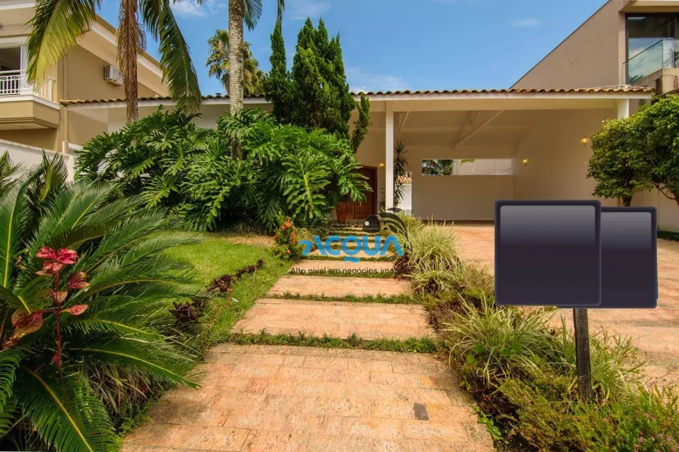 Casa de Condomínio com 5 quartos à venda, 525m2 em Jardim Acapulco, Guaruja - SP - imagem 3 Foto 3 de Casa de Condomínio com 5 quartos à venda, 525m2 em Jardim Acapulco, Guaruja - SP