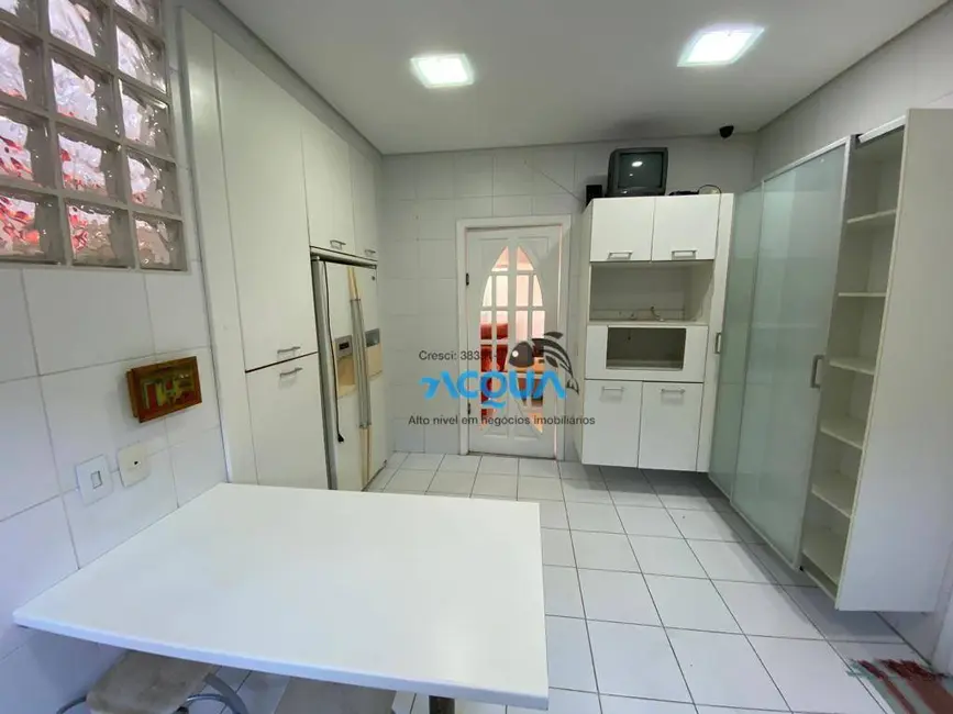 Casa de Condomínio com 3 quartos à venda, 535m2 em Jardim Três Marias, Guaruja - SP - imagem 4 Foto 4 de Casa de Condomínio com 3 quartos à venda, 535m2 em Jardim Três Marias, Guaruja - SP