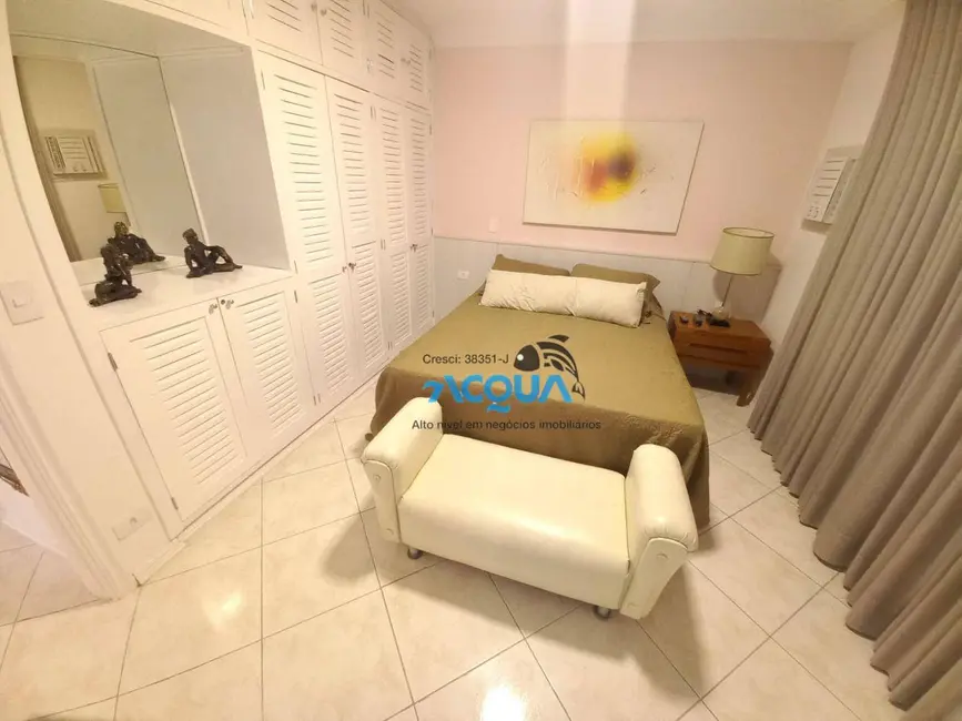 Foto 9 de Apartamento com 4 quartos à venda, 214m2 em Guaruja - SP