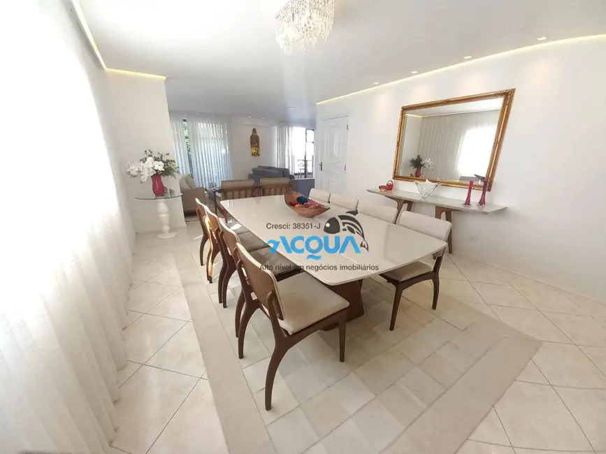 Foto 4 de Apartamento com 4 quartos à venda, 214m2 em Guaruja - SP