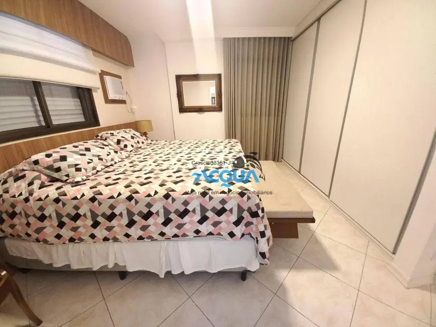 Foto 8 de Apartamento com 4 quartos à venda, 214m2 em Guaruja - SP