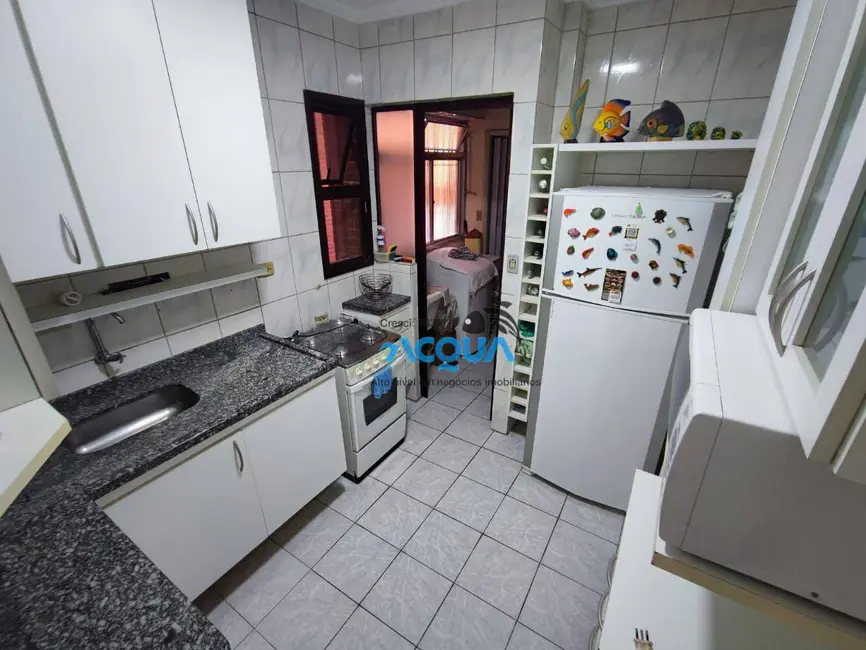 Foto 4 de Apartamento com 3 quartos à venda, 72m2 em Guaruja - SP