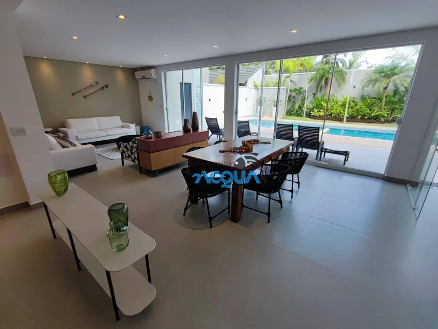Casa de Condomínio com 6 quartos à venda, 525m2 em Jardim Acapulco, Guaruja - SP - imagem 9 Foto 9 de Casa de Condomínio com 6 quartos à venda, 525m2 em Jardim Acapulco, Guaruja - SP
