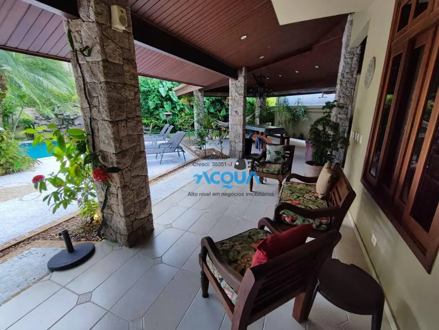 Casa de Condomínio com 4 quartos à venda, 545m2 em Jardim Acapulco, Guaruja - SP - imagem 3 Foto 3 de Casa de Condomínio com 4 quartos à venda, 545m2 em Jardim Acapulco, Guaruja - SP