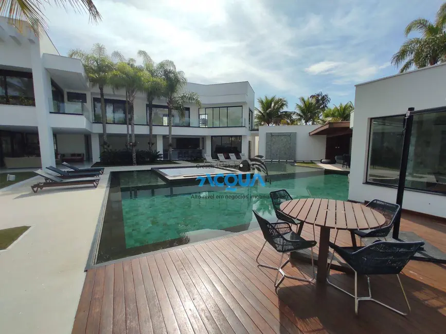 Foto 1 de Casa de Condomínio com 8 quartos à venda, 2000m2 em Jardim Acapulco, Guaruja - SP