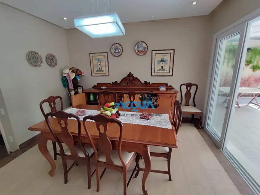 Sobrado com 7 quartos à venda, 429m2 em Guaruja - SP - imagem 4 Foto 4 de Sobrado com 7 quartos à venda, 429m2 em Guaruja - SP