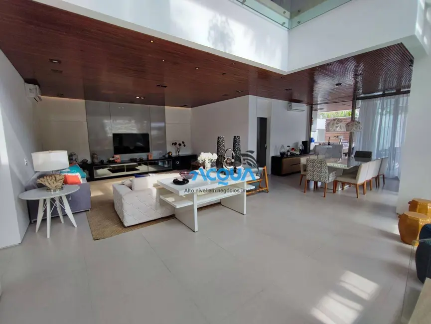 Casa de Condomínio com 5 quartos à venda, 525m2 em Acapulco, Guaruja - SP - imagem 2 Foto 2 de Casa de Condomínio com 5 quartos à venda, 525m2 em Acapulco, Guaruja - SP
