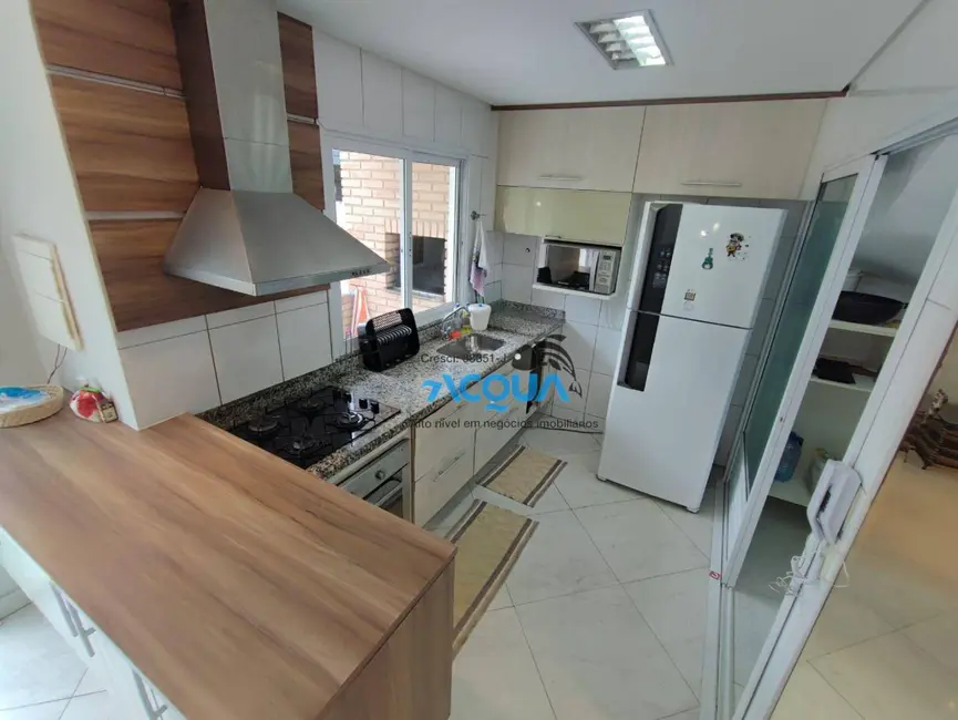 Sobrado com 5 quartos à venda, 170m2 em Guaruja - SP - imagem 5 Foto 5 de Sobrado com 5 quartos à venda, 170m2 em Guaruja - SP