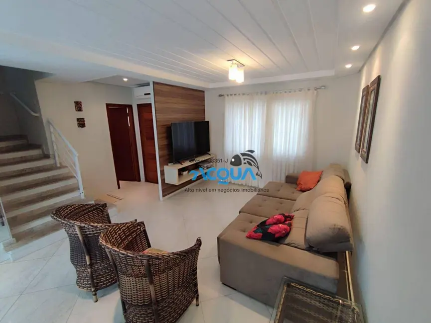 Sobrado com 5 quartos à venda, 170m2 em Guaruja - SP - imagem 1 Foto 1 de Sobrado com 5 quartos à venda, 170m2 em Guaruja - SP