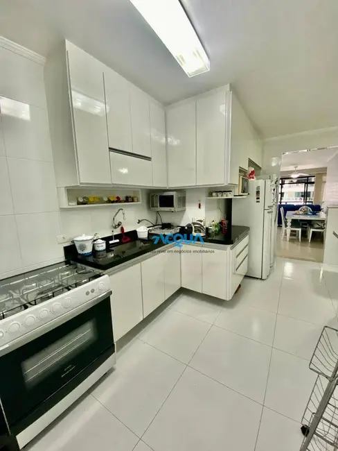 Foto 3 de Apartamento com 4 quartos à venda, 105m2 em Guaruja - SP