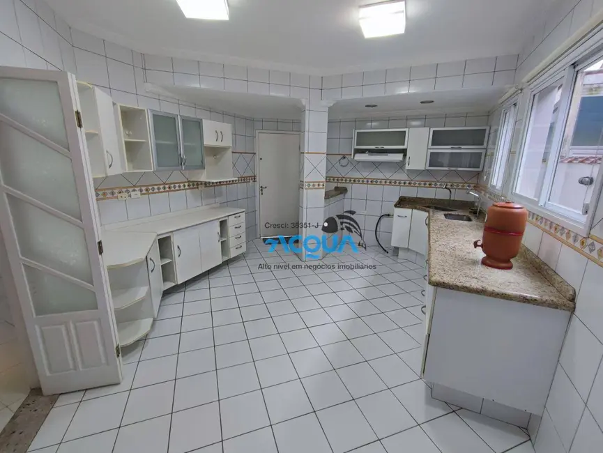 Casa de Condomínio com 4 quartos à venda, 525m2 em Jardim Acapulco, Guaruja - SP - imagem 6 Foto 6 de Casa de Condomínio com 4 quartos à venda, 525m2 em Jardim Acapulco, Guaruja - SP