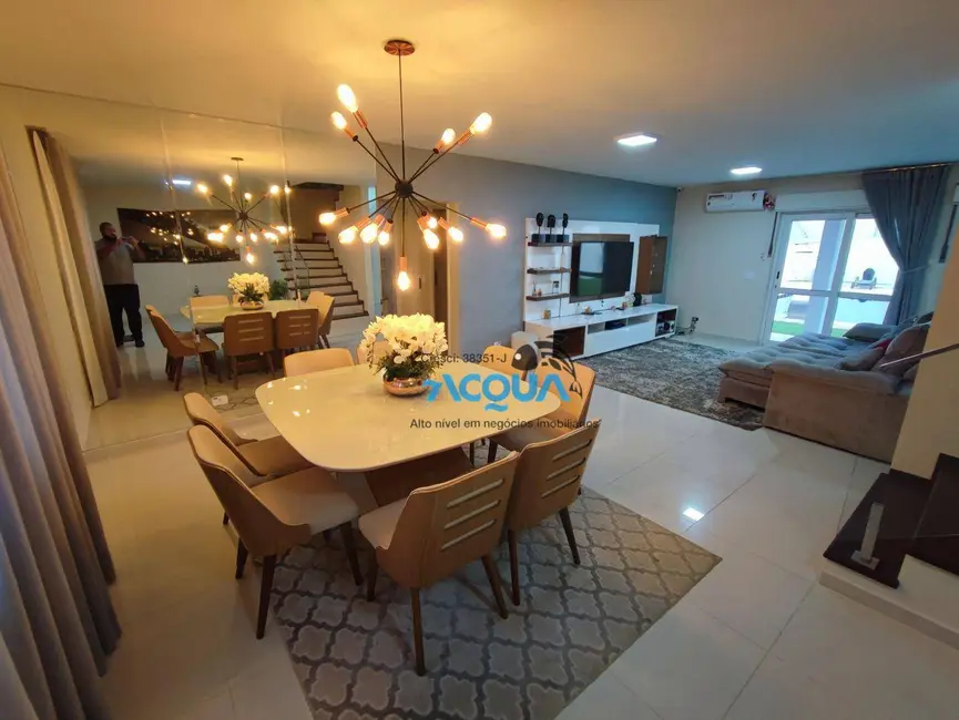 Foto 2 de Casa de Condomínio com 4 quartos à venda, 525m2 em Jardim Acapulco, Guaruja - SP