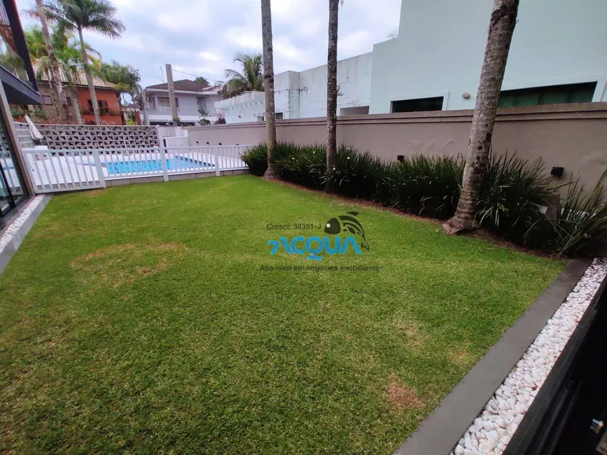 Casa de Condomínio com 6 quartos à venda, 525m2 em Jardim Acapulco, Guaruja - SP - imagem 5 Foto 5 de Casa de Condomínio com 6 quartos à venda, 525m2 em Jardim Acapulco, Guaruja - SP