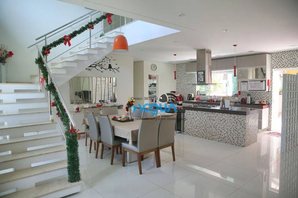 Casa de Condomínio com 6 quartos à venda, 500m2 em Balneario Praia do Perequê, Guaruja - SP - imagem 6 Foto 6 de Casa de Condomínio com 6 quartos à venda, 500m2 em Balneario Praia do Perequê, Guaruja - SP