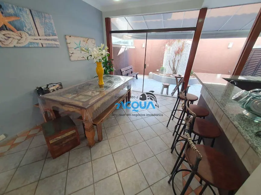 Sobrado com 3 quartos à venda, 220m2 em Enseada, Guaruja - SP - imagem 5 Foto 5 de Sobrado com 3 quartos à venda, 220m2 em Enseada, Guaruja - SP